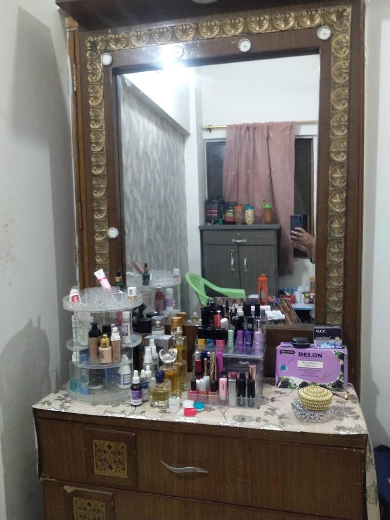 Walnut dressing table 2