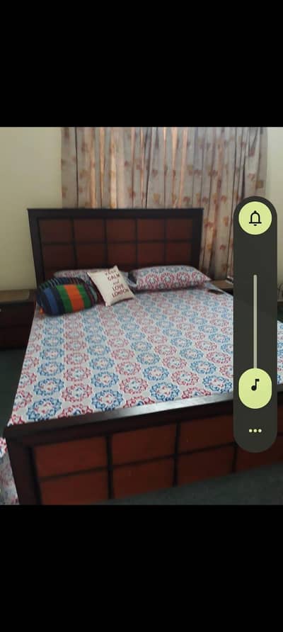 Queen size bed set for sale
