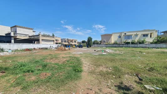 Extra Land / Back Open / Hight Location / Plot for Sale /   Garden City Zone 1 Bahria Town Islamabad