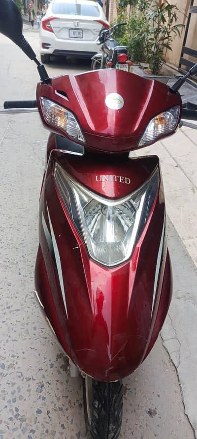 United scooty 100 cc
