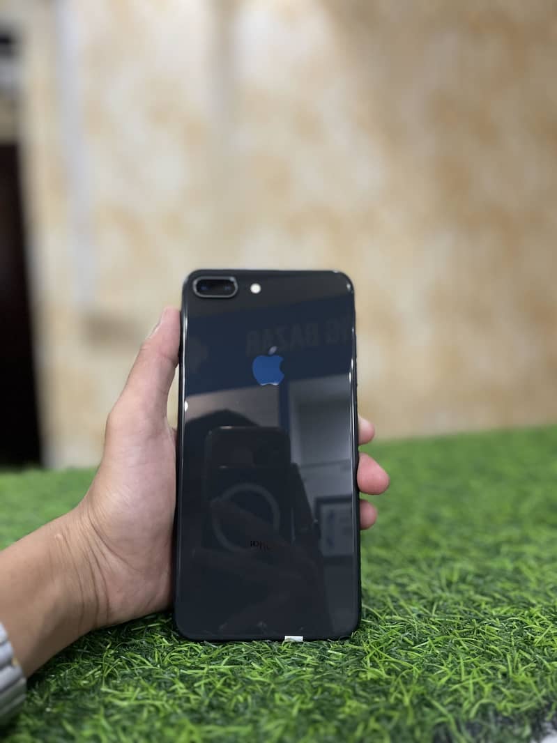 IPHONE 8 plus 4