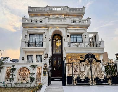 A Prime Location House Of 10 Marla In Rs. 49000000