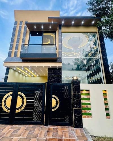 Aesthetic Prime Location House Of 5 Marla For sale Is Available