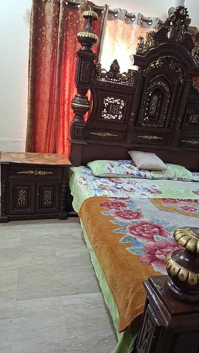 used king size bed with dressing table side table