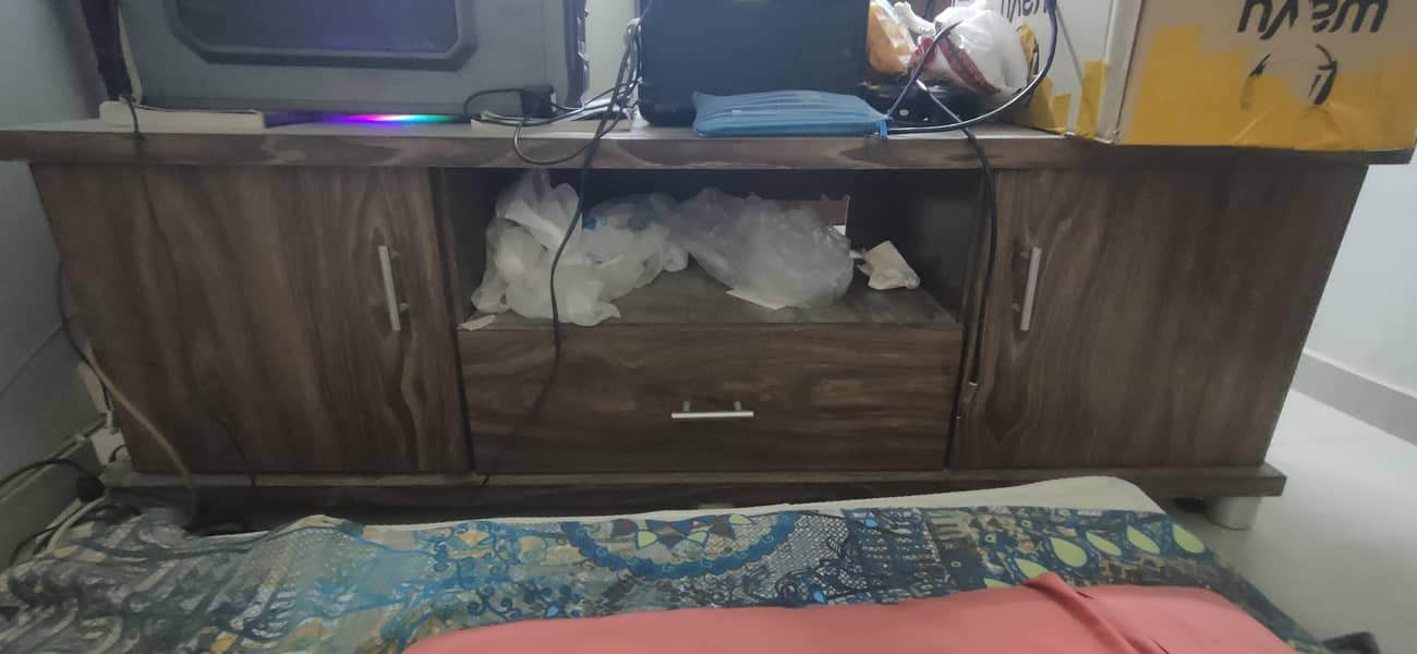 TV Table 0
