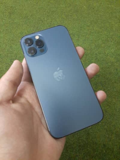 Iphone 12 pro 256 gb bypass screena and battery change Exchange possib