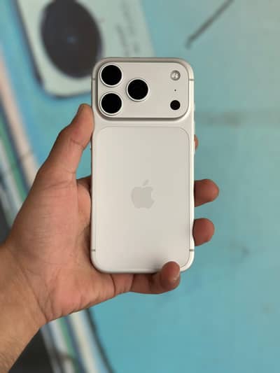 IPHONE 17 PRO - 256gb Storage - FACTORY UNLOCKED -MDM