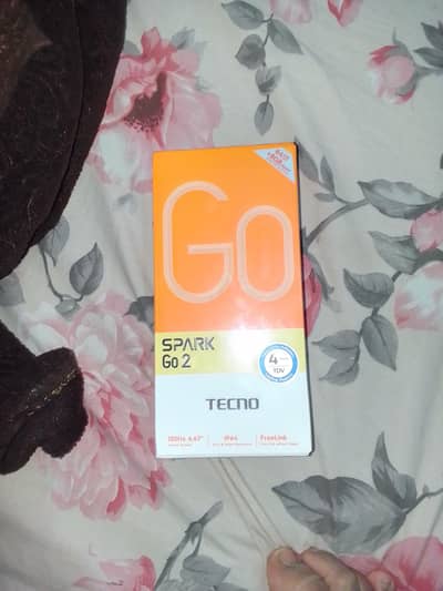 Tecno spark go2 box pack