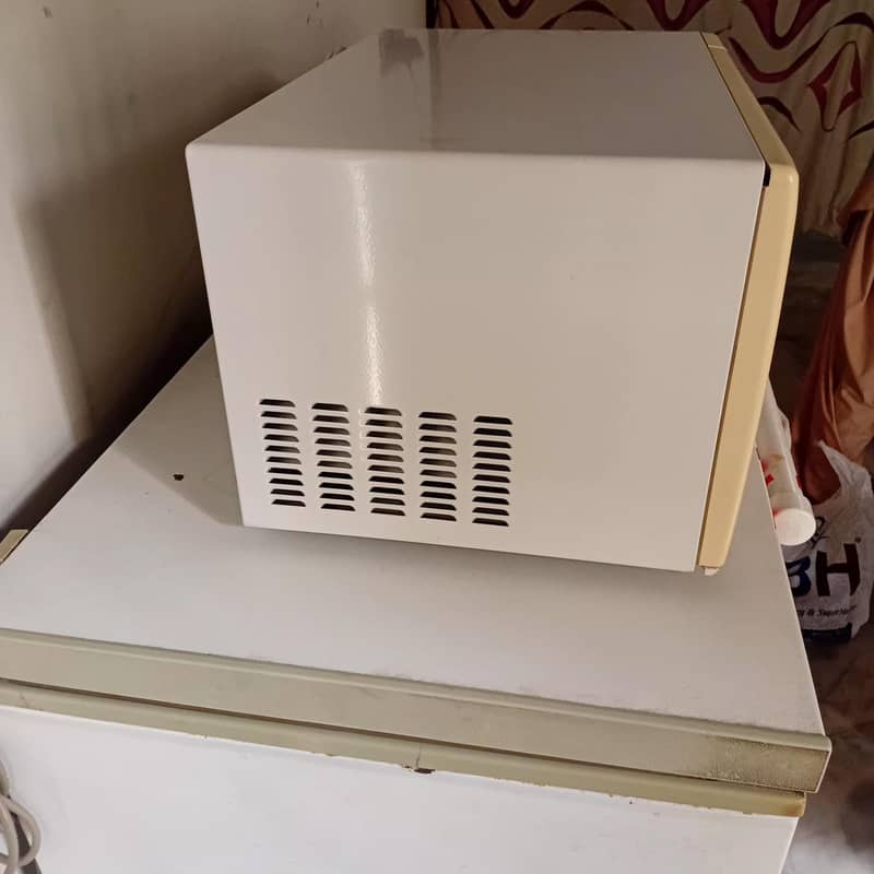 Dawlance Microwave 2