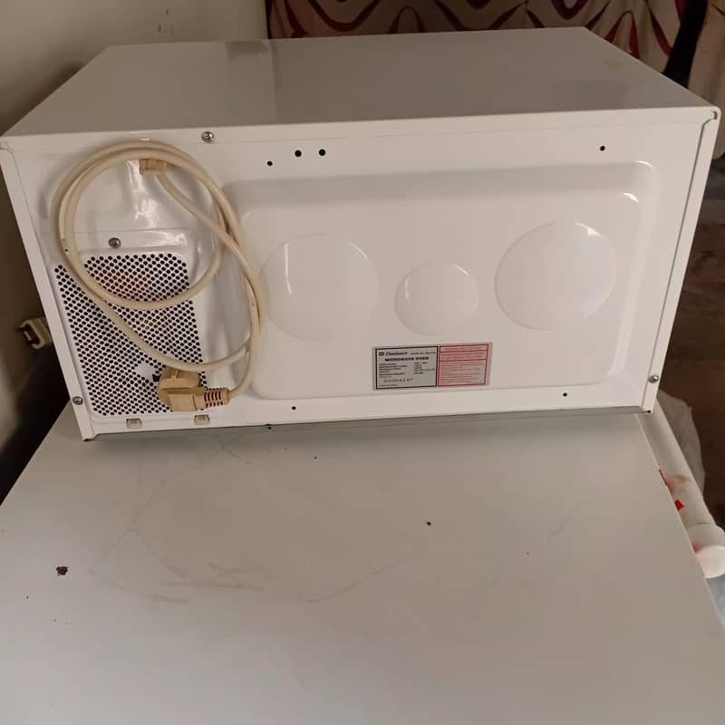 Dawlance Microwave 4