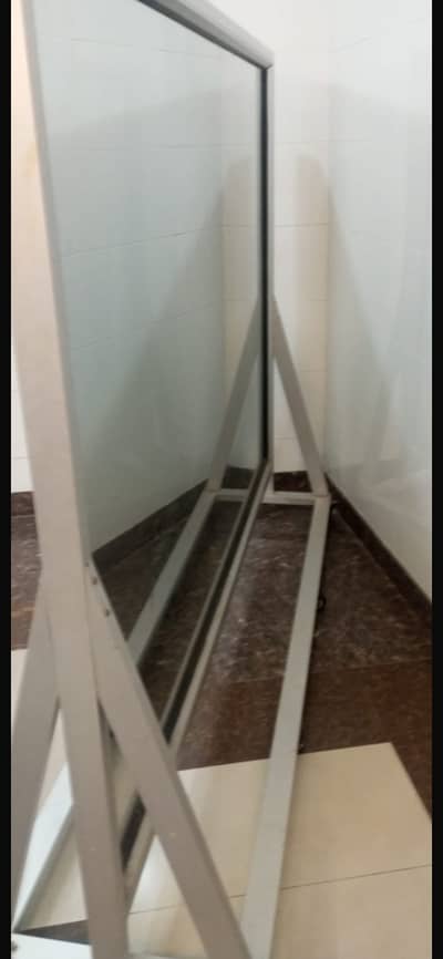 Double side movable mirror stand