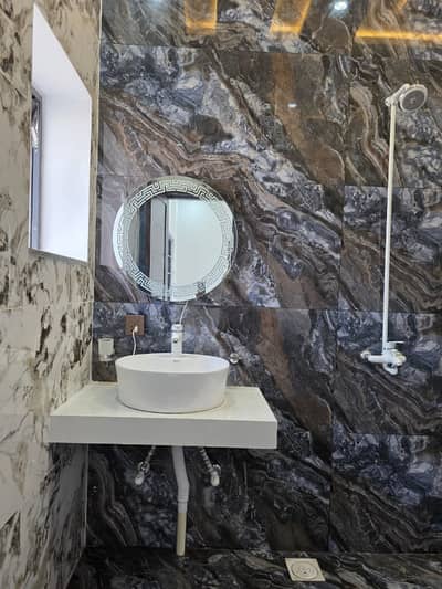 10 Marla House available For Rent ''D" Block