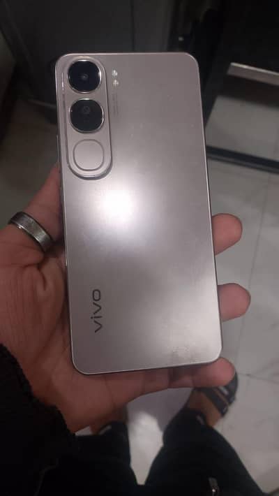 vivo y200