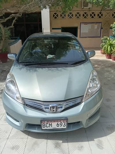 Honda fit shuttle hybrid