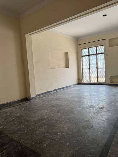 UPPER PORTION AVAILABLE FOR RENT IN MEHRAN BLOCK