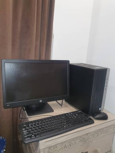 HP pro desk 600 g4 MT