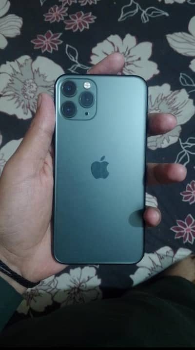 I phone 11 pro 10/10 condition