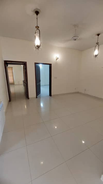 10 Marla Upper Portion Available For Rent