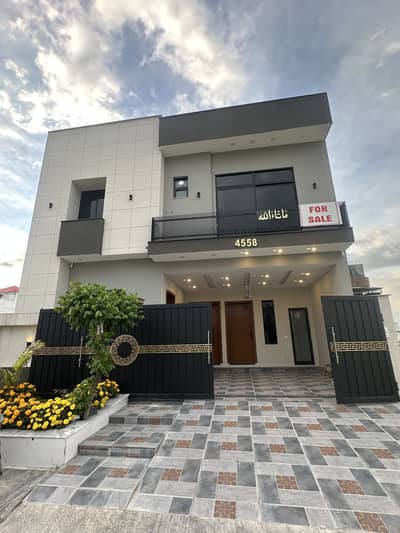 Faisal Hills Block A 8 Marla Designer House For Sale Size 30x60