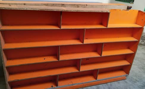 4 rack and 1 countair to shop forsale