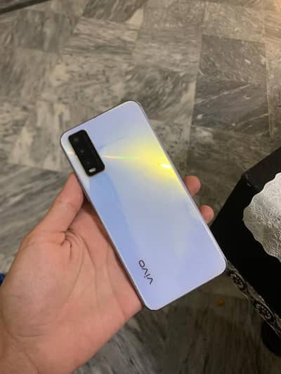 Vivo V20