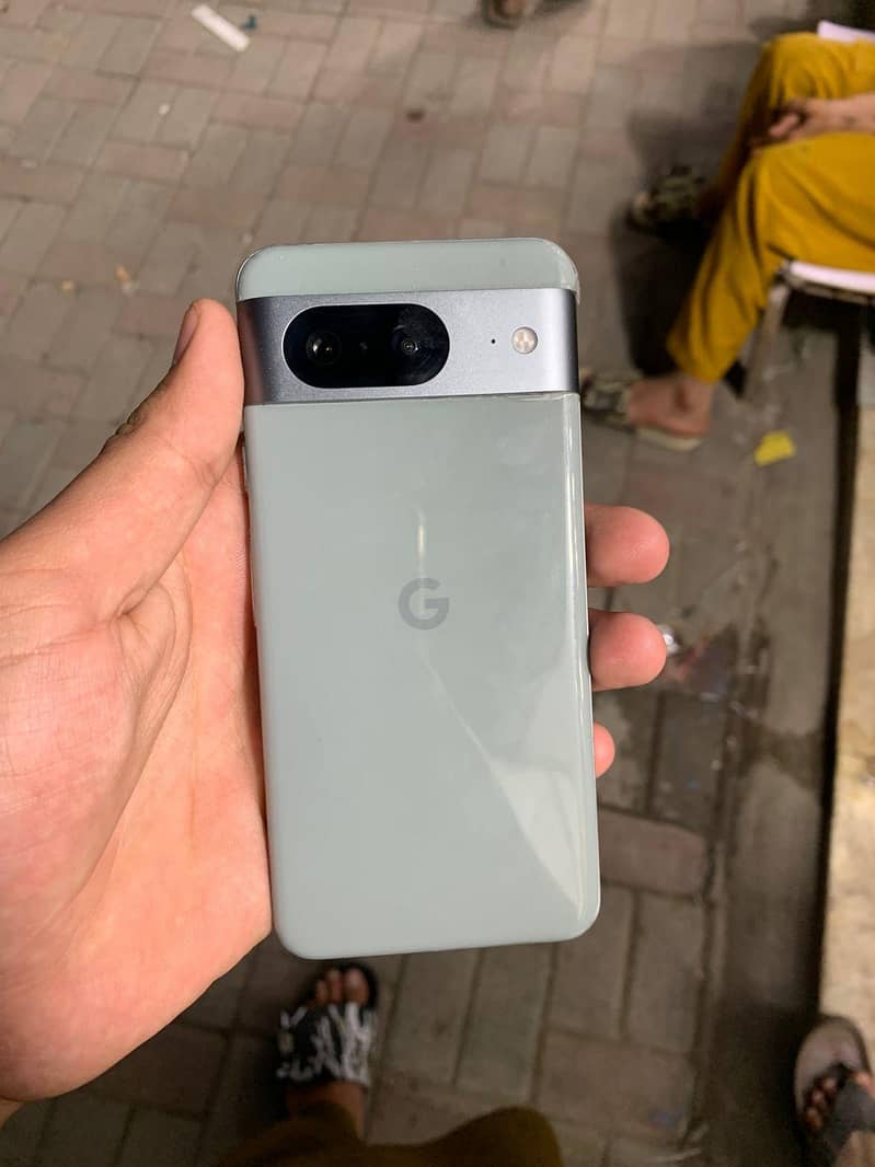 Google pixel 8 4