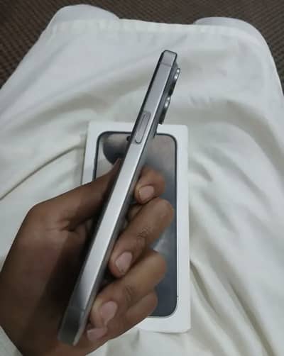 iPhone 15 pro max jv256 health 89