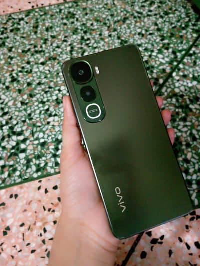 Vivo y400 Available for sale