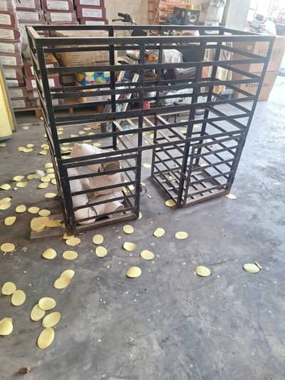 Heavy Duty Iron Juice Crate Rack