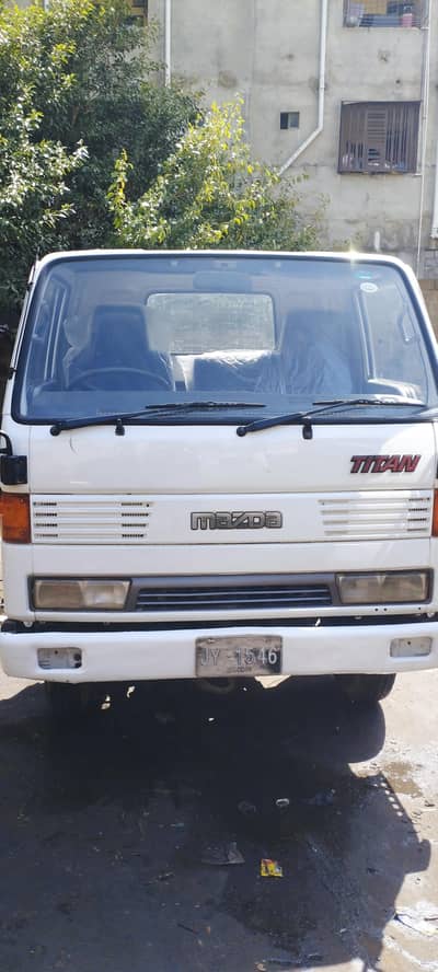 mazda titan choti like new 10feet