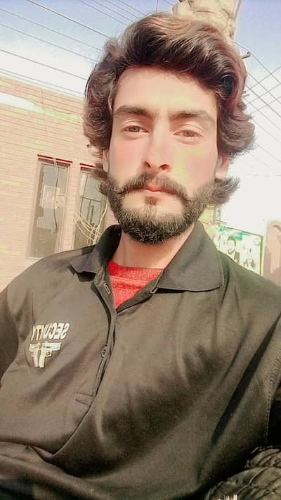 jhung ma koi b job mil jy