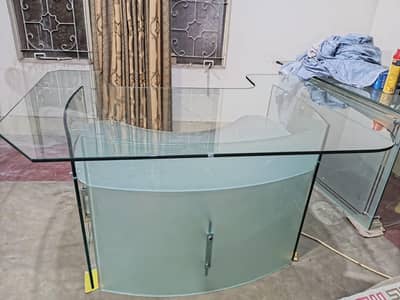 12mm Tempered Glass Table