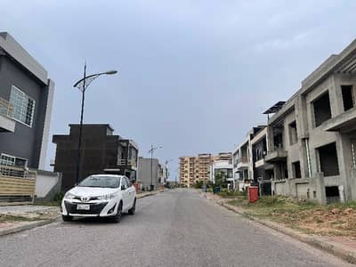 5Marla ideal location solid land boulevard category plot with stunning hills view