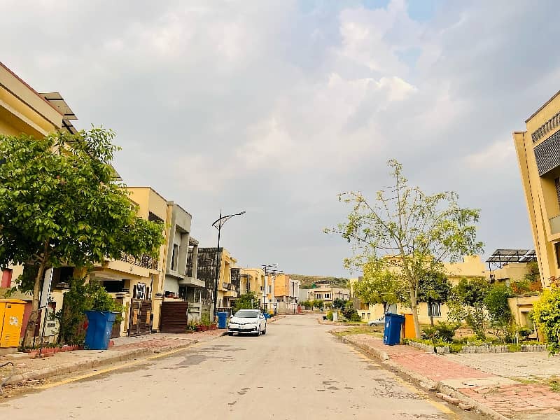 8Marla ideal location solid land plot with back open 0