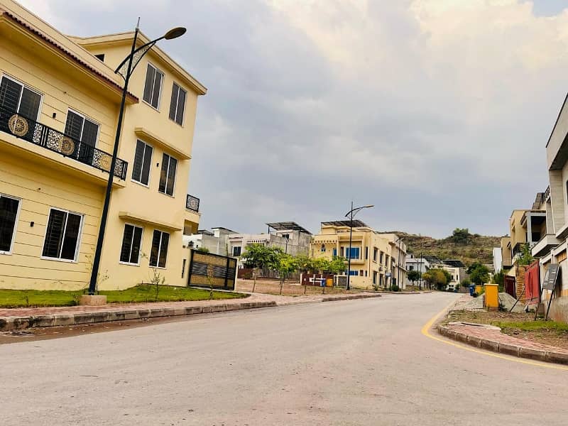 8Marla ideal location solid land plot with back open 10