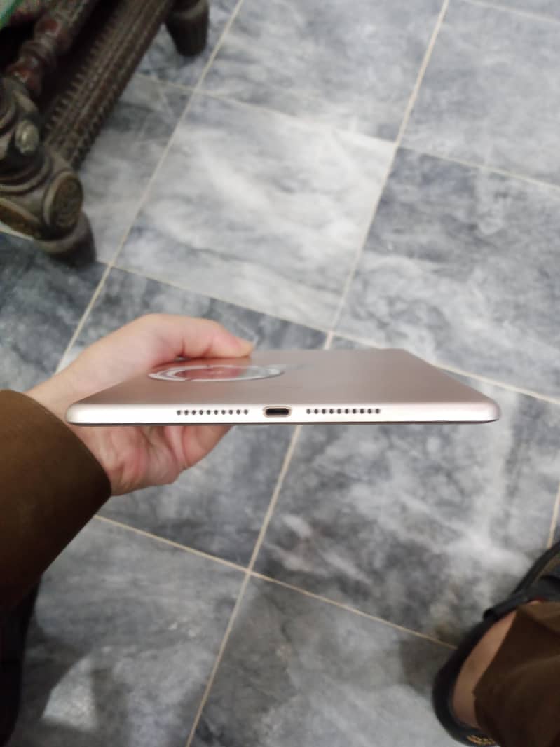 IPAD MINI 5 WITH BOX 6