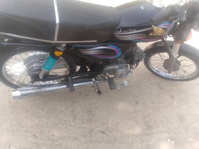 Bionic 2012 model he contect num 03163038336 5