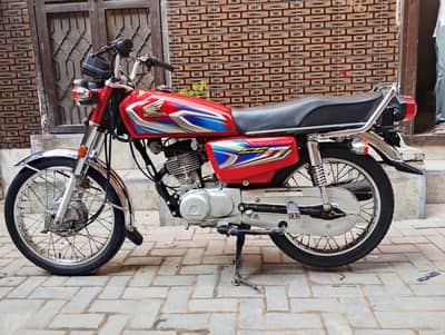 Honda 125 2022 model red colour