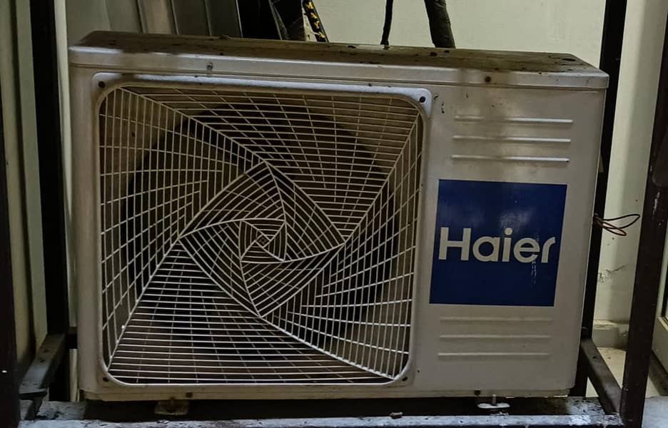 **برائے فروخت – 1.5 ٹن اے سی** 1