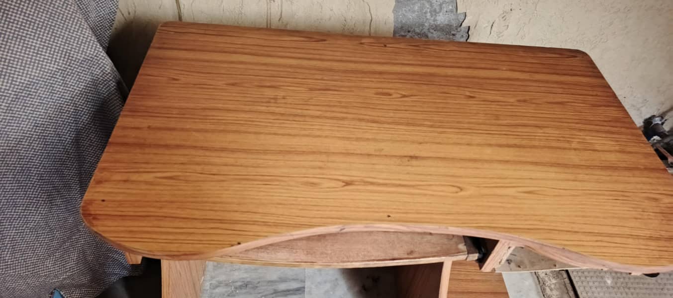 Computer Table condition 7/10 1