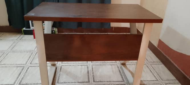 “Computer Table for Sale – Stylish & Durable Study Desk”