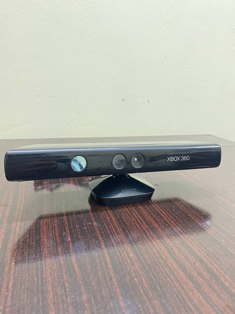 Xbox 360 Kinect Sensor 0