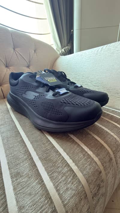 Skechers Go Walk Max Walker Augustus. Box Pack for Sale.