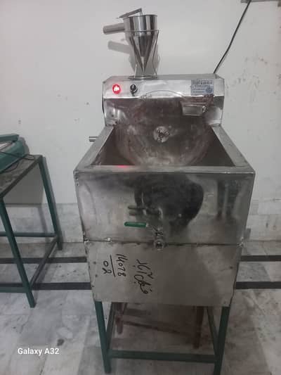 Chocolate melt machine