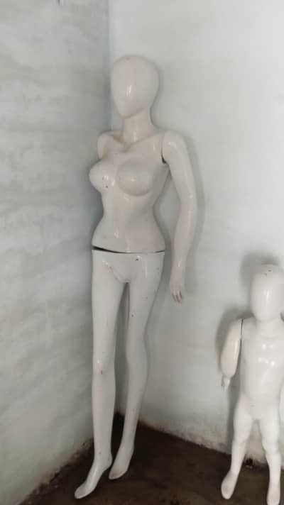girl big mannequin body white full size for scale