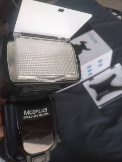 Flash gun speed light Mco-910  for Nicon & other just like new
