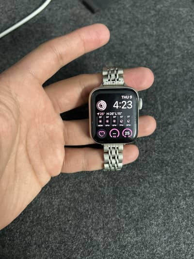Apple watch SE 2nd gen 40mm (read ad)