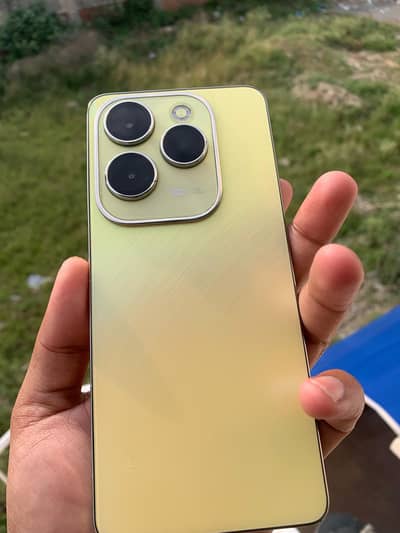INFINIX HOT 40 PRO 10 BY 10 CONNECTION 16-256 GB RAM