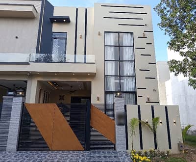 Prime Location House Of 5 Marla Is Available For sale