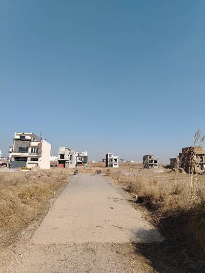 35*70 F-14 F-15 Sector Islamabad Plot Urgent Required